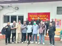 Bareskrim Menyerahkan 3 Tersangka Kasus Net89 ke Kejari Jakbar